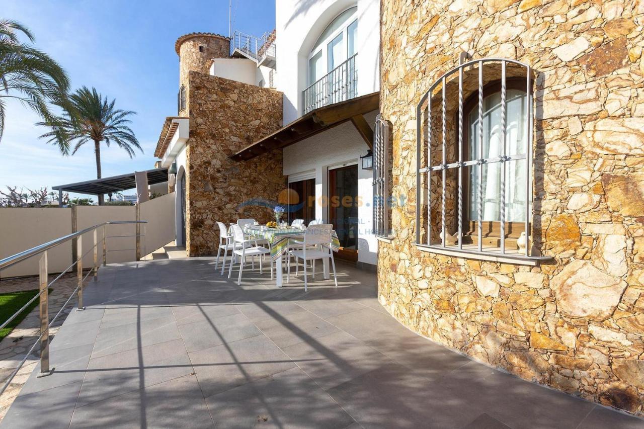 Rnet - Villa Piscina Port Primer Empuriabrava Eksteriør billede